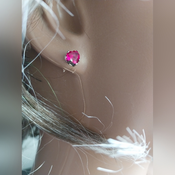 Levin & Meyer  Red Heart Stud Sterling Silver - Picture 2 of 15